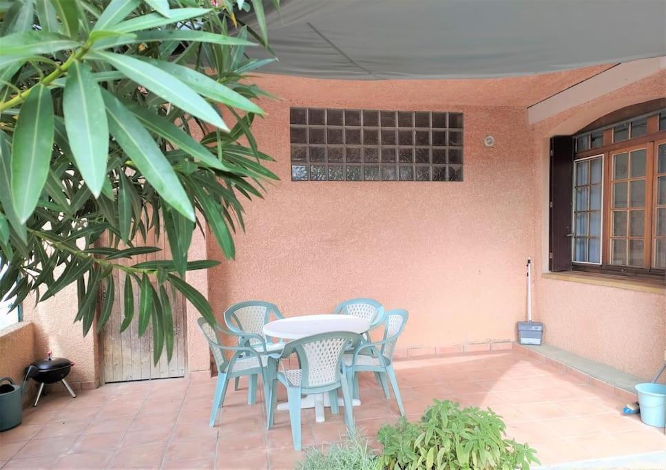 Le Petit Goudarguais Apartment Гударг Екстериор снимка